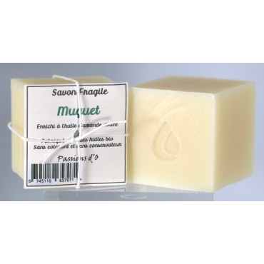 jabón artesanal perfumado con madreselva