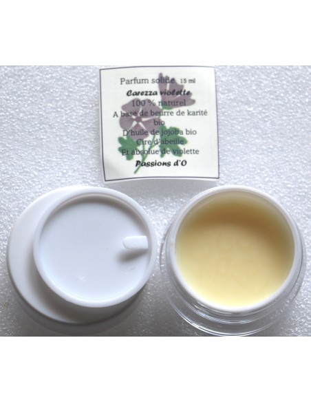 Solid violet perfume