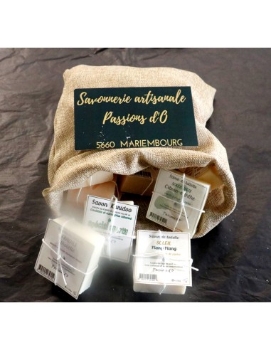 Sac de jute réutilisable contenant 12 savons artisanaux Passions d 'O Sac de jute réutilisable contenant 12 savons artisanaux Passions d 'O