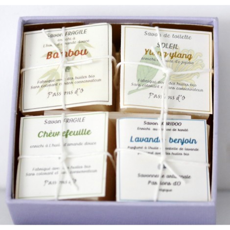 Geschenkdoos met natuurlijke zeepjes, zacht en elegant, van Passions d'O