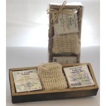 Wooden box with 2 handmade soaps