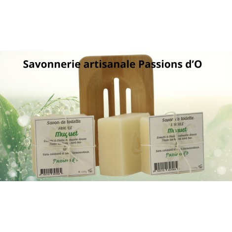 jabón artesanal perfumado con lirio de los valles