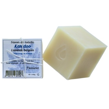 Savon au karité et parfumé à la lavande et au benjoin