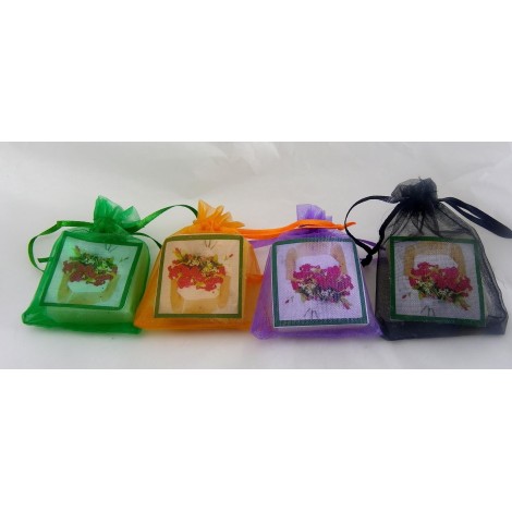 60 geparfmeerde zepen van  50g