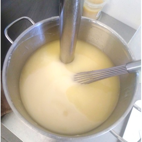 Sapone solido "Fragile" alla mandorla dolce e alla violetta - Dolcezza e incanto