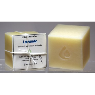 Jabón de karité con aroma a lavanda.