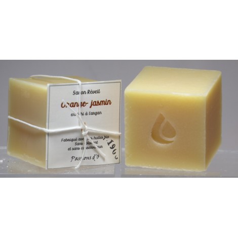 L'art du savon naturel, entre élégance florale et douceur infinie